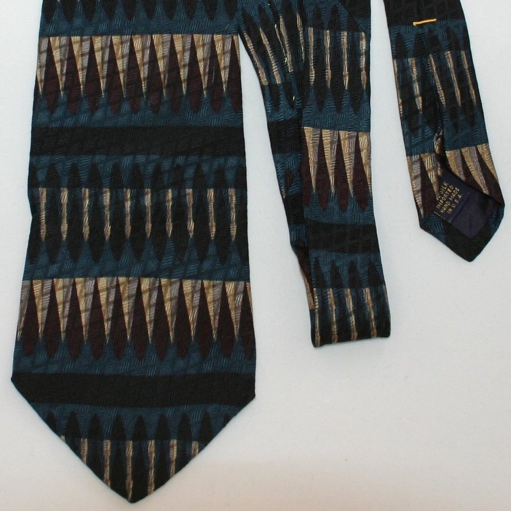 XMI 325 Series Geometric Silk Tie